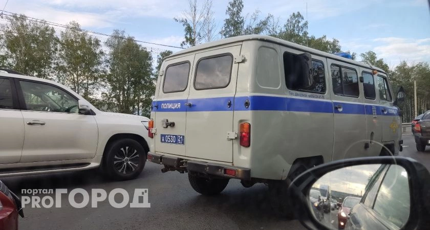 Фото к статье: В Чебоксарах поймали преступника с ящиком пива