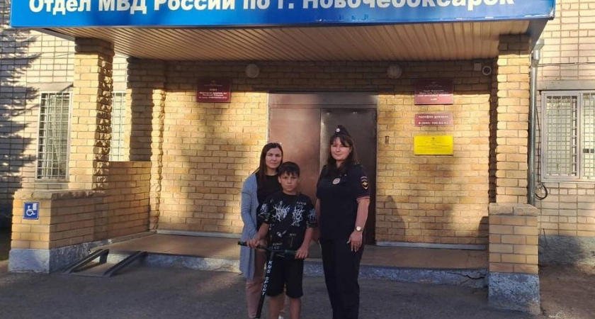 Фото к статье: В Новочебоксарске полицейские нашли мужчину, который украл у ребенка самокат и сдал на металлолом