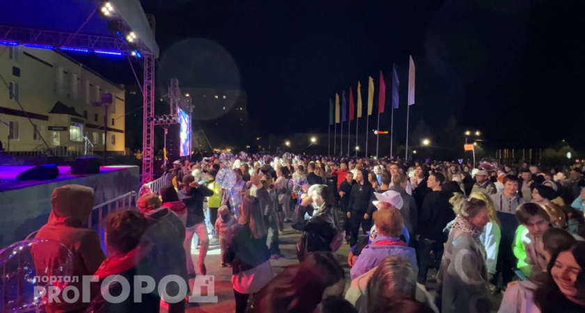 В Новочебоксарске отпраздновали День города с музыкантами, салютом и дискотекой