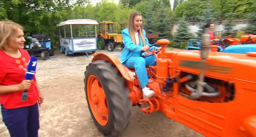 Первый канал показал сюжет про чебоксарских женщин, которые катаются на тракторах после работы
