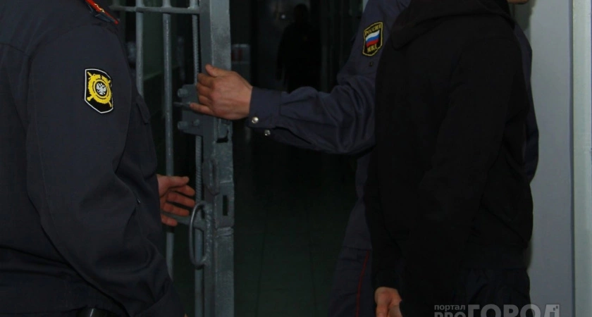 Фото к статье: В Чебоксарах судят 46-летнего главу фонда по поддержке сирот, который растлил 15 детей 