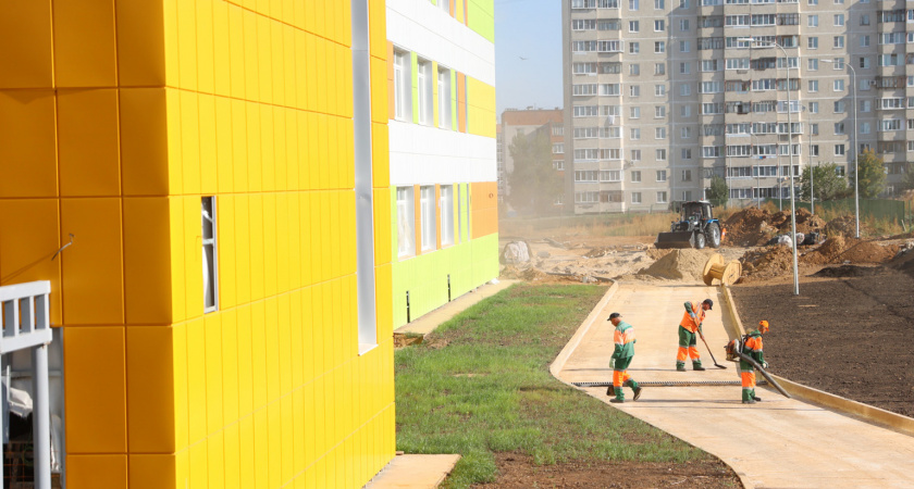 Строителей проблемной школы в Садовом могут заставить работать по ночам