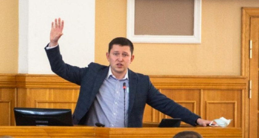 Депутат Госсовета предложил проверить профпригодность чиновницы: отдала 1,4 млн аферисту