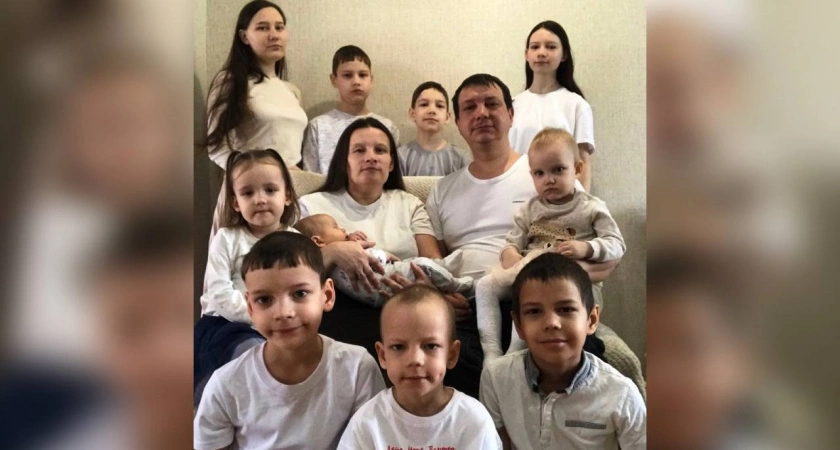 Фото к статье: Путин присвоил звание "Мать-героиня" многодетной матери из Чувашии