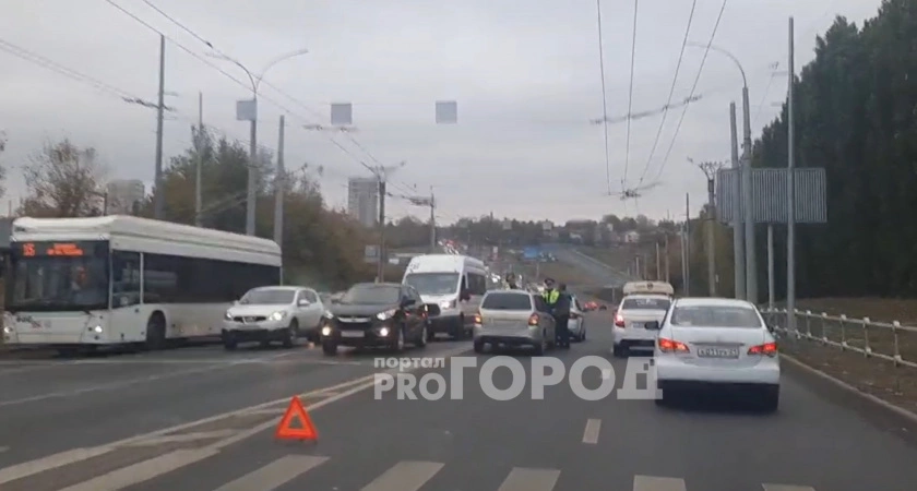 Фото к статье: В Чебоксарах на пешеходном переходе "Лада" сбила школьника