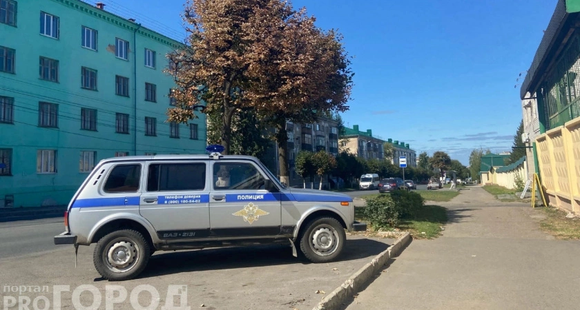 Фото к статье: В Чебоксарах мужчина и женщина обокрали магазин одежды