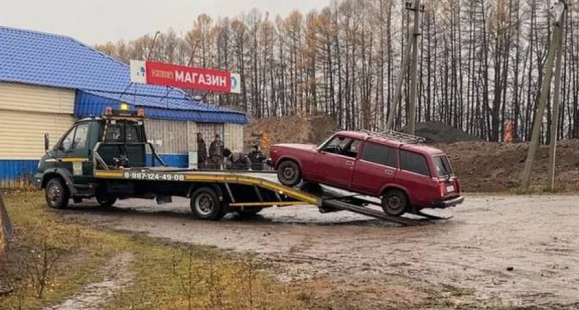Фото к статье: Водитель грузовика помог сотрудникам ГИБДД задержать опасного пенсионера на "четверке"