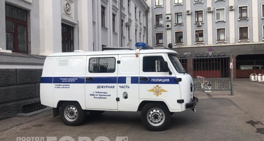 Фото к статье: Доцент чебоксарского ВУЗа и учитель лицея перевели аферистам около 2 900 000 рублей