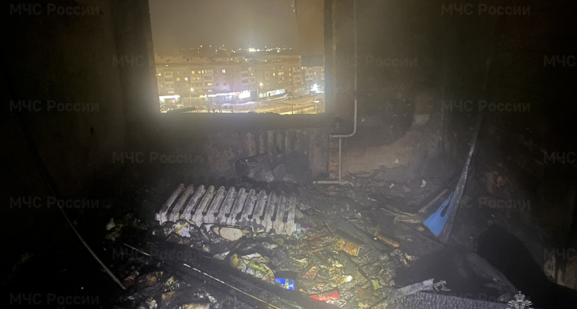 Трое жильцов оказались отрезаны от выхода из-за дыма в загоревшемся доме в Новочебоксарске