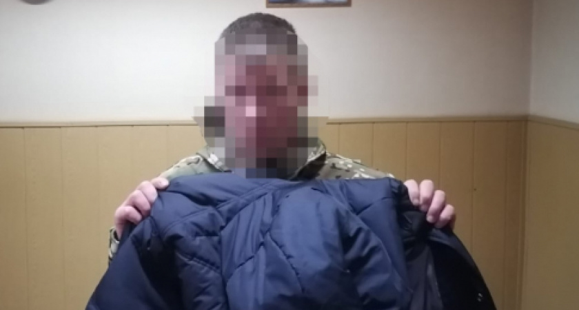 В Чебоксарах мужчина получил чужую куртку из гардероба в клубе и стал преступником