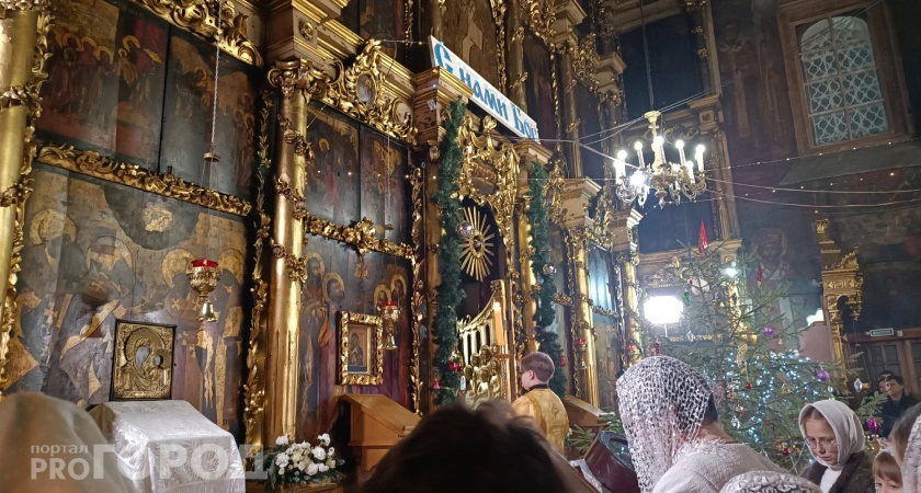 Фото к статье: Рождественская ночь в Чебоксарах: как проходит служба в Введенском кафедральном соборе