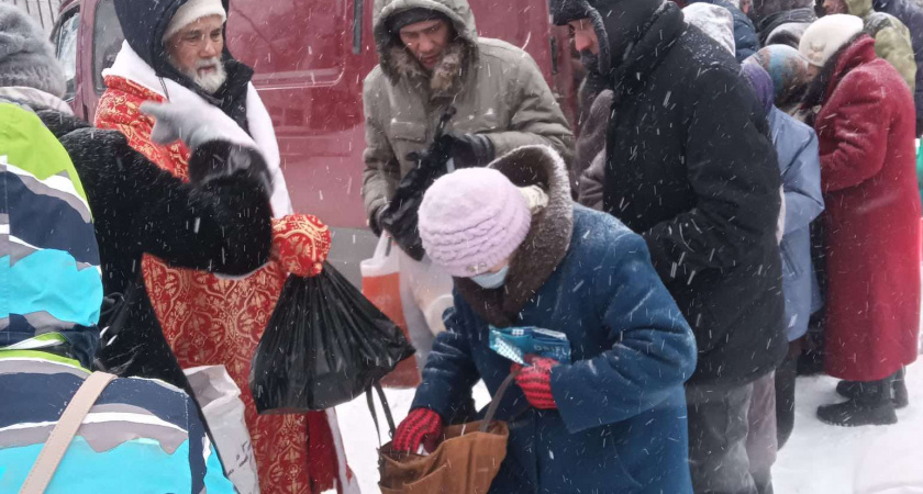 В Чебоксарах ищут бездомных горожан и спасают от холода и голода