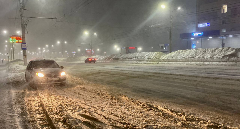 Спирин обратился к водителям из-за снегопада: "Состояние проезжей части будет далеко от идеального"