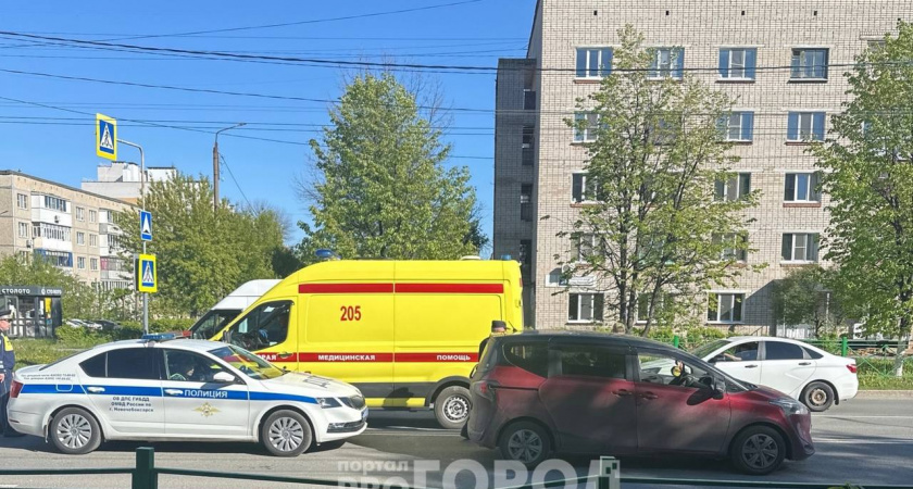 В Новочебоксарске водитель Toyota Sienta сбил бегущую девушку