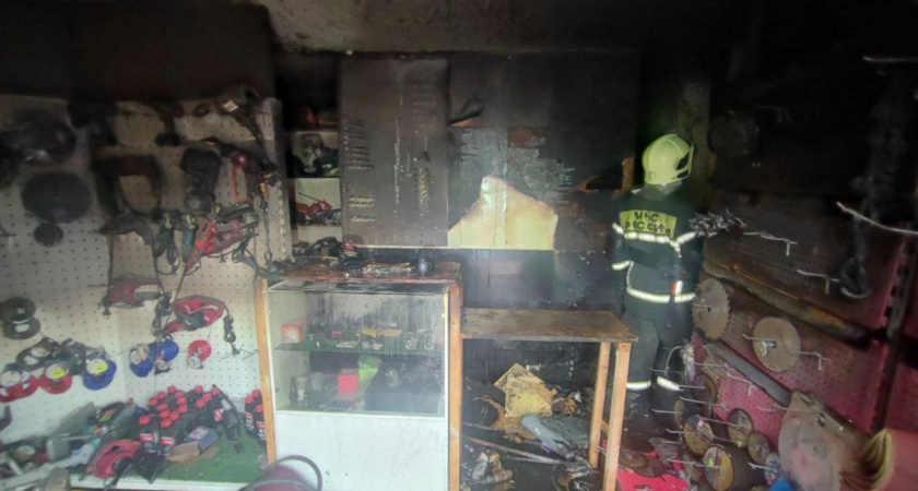 В Чебоксарах 14-летний ребенок пострадал в пожаре на рынке: появились подробности огненного ЧП