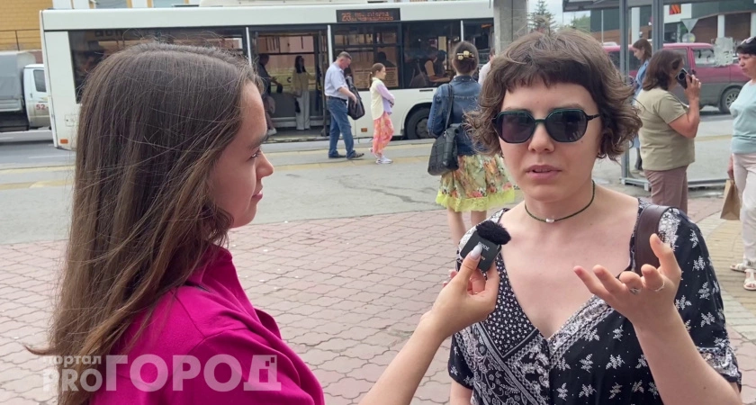 Фото к статье: Чебоксарцы высказались про ЕГЭ после скандала о раздевании школьниц: "На скорой увозили ребят"