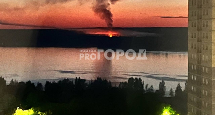 Ночью перед Новочебоксарском загорелся лес