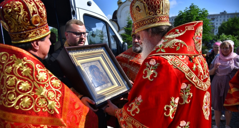 Сегодня в Чебоксары прибудет чудотворная икона, перед которой молились Минин и Пожарский