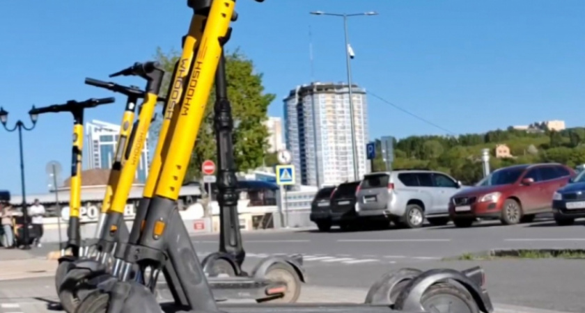 В Чебоксарах двое школьников на самокате попали в ДТП: одному ампутировали палец