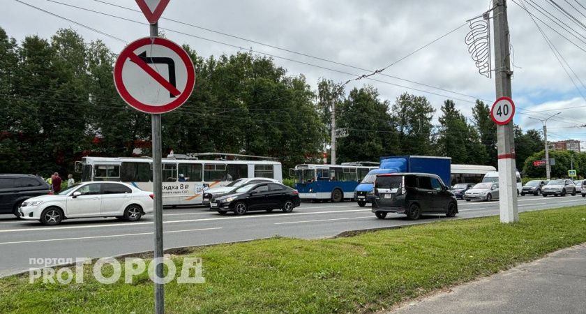В Чебоксарах на улице Гагарина встали троллейбусы: работает аварийная служба