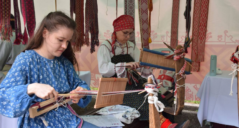 В Чебоксарах проводится всероссийский конкурс народных мастеров