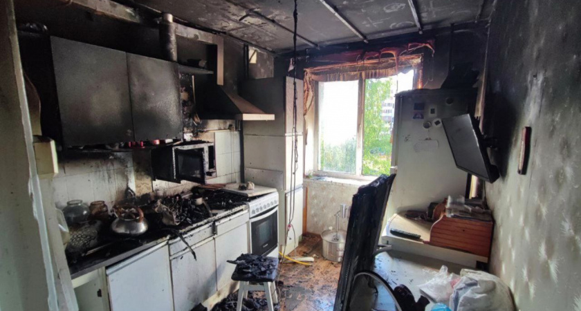 Женщина попала в больницу после пожара на кухне в Чебоксарах