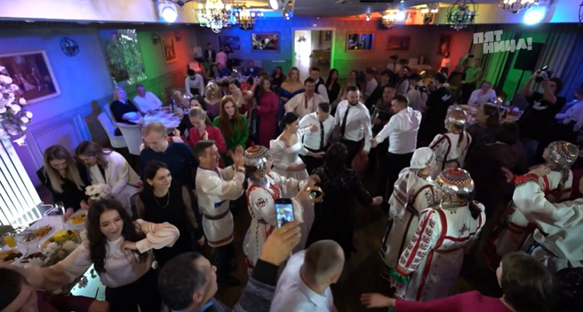В чувашском городе поженились участники проекта "Четыре свадьбы" на "Пятнице!"