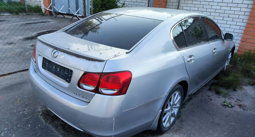 Два премиальных автомобиля со спецстоянки в Чувашии отправили в казну государства