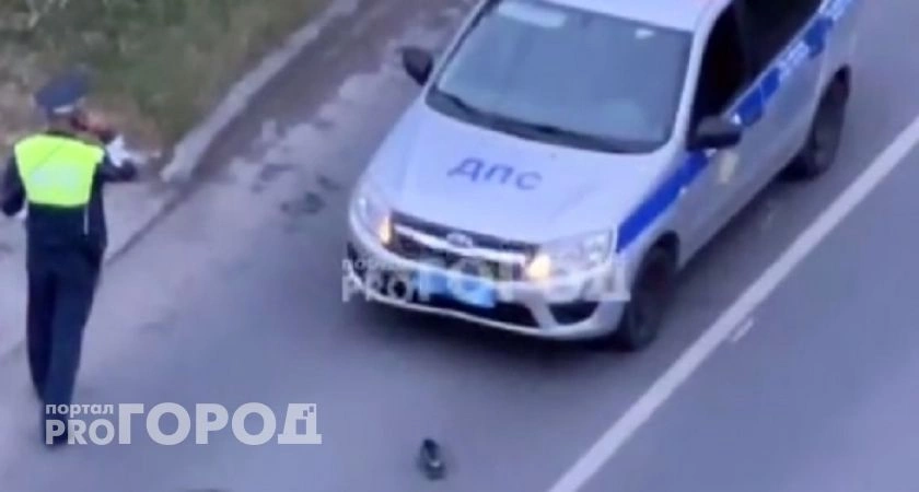 Фото к статье: В Новочебоксарске произошло ДТП с участием питбайка и машины ДПС