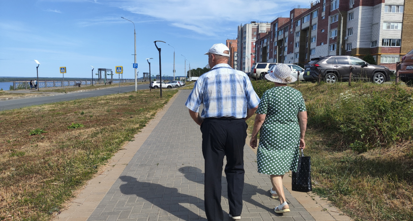 Пенсионерам старше 80 лет сделают ежемесячную надбавку к пенсии 