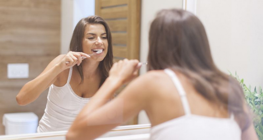 Подержите ложку масла во рту и забудете дорогу к стоматологу: домашние способы сделать улыбку неотразимой