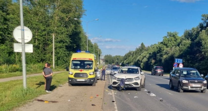 Очевидцев ДТП на Ядринском шоссе просят отозваться: сбитая женщина скончалась в машине медиков