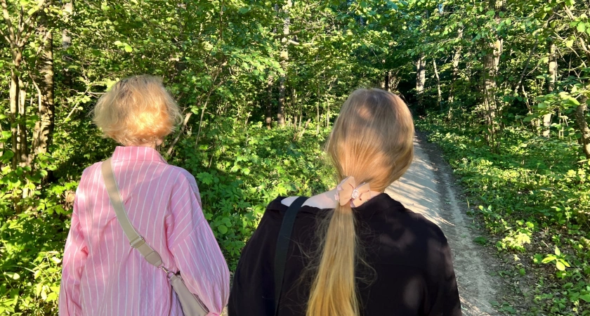 Фото к статье: Никаких утюгов и отпаривателей: как обойтись без глажки и не выглядеть помятым