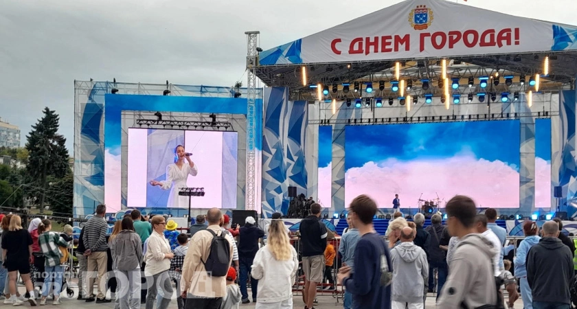 Фото к статье: Чебоксарцы получили ответ от властей на недовольства из-за Дня города: "Где-то плачет мать, а у нас салюты и пиво рекой"