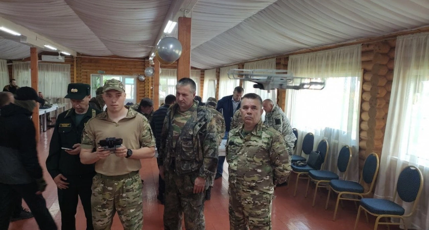 Фото к статье: Ветераны СВО учат чувашских лесников управлять дронами