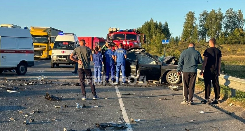 Фото к статье: В Чувашии на трассе "Вятка" произошло смертельное ДТП