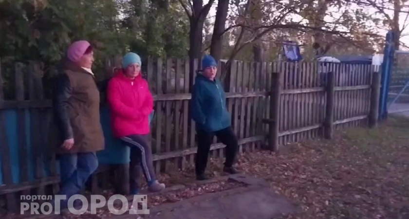 Фото к статье: Жители деревни в Чувашии бунтуют: местные круглосуточно дежурят, чтобы помешать строительству сотовой вышки