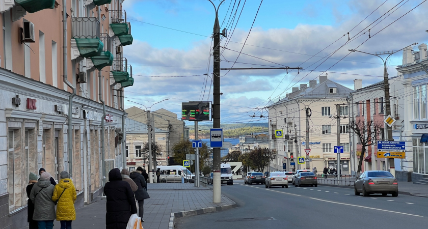 Этот цвет будет самым популярным осенью: вы точно найдете в гардеробе вещи этого оттенка