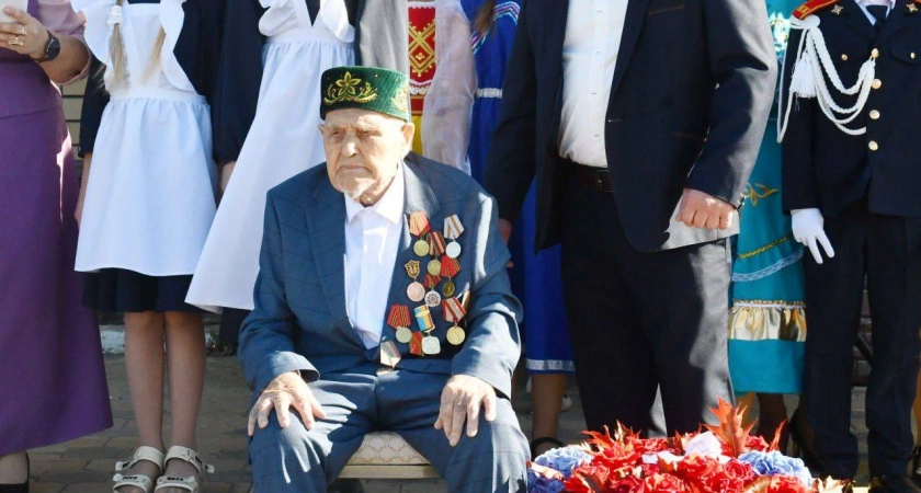 Фото к статье: В Чувашии участник Второй мировой войны отметил 100-летний юбилей