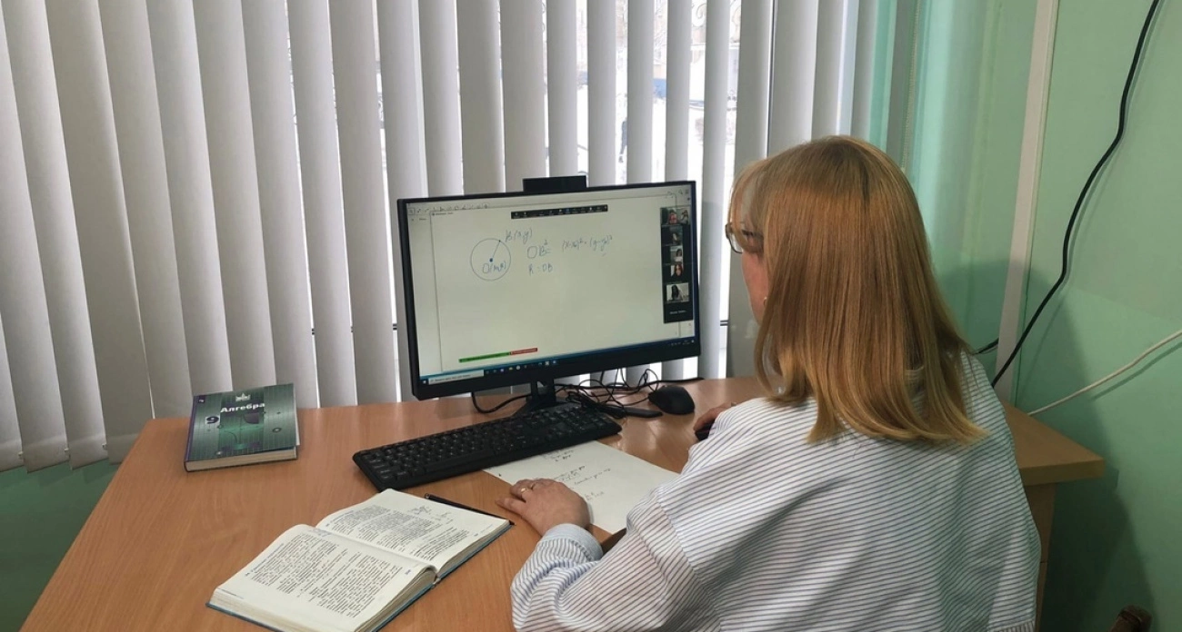 Фото к статье: В Чувашии объявлен конкурс “Народный преподаватель”