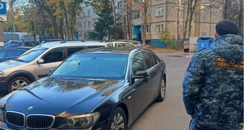 Фото к статье: В Чебоксарах у должника по коммуналке арестовали BMW