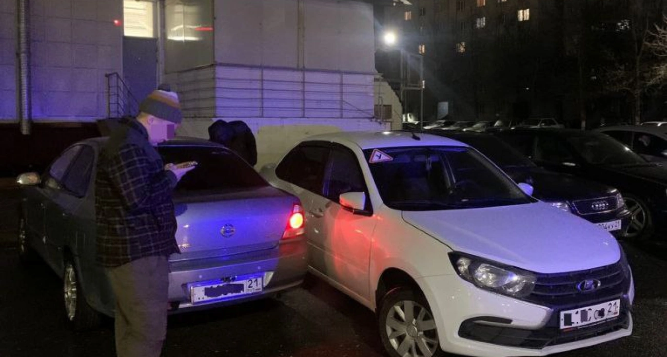 Фото к статье: Пьяный подросток угнал учебную машину в Чебоксарах и попал в ДТП