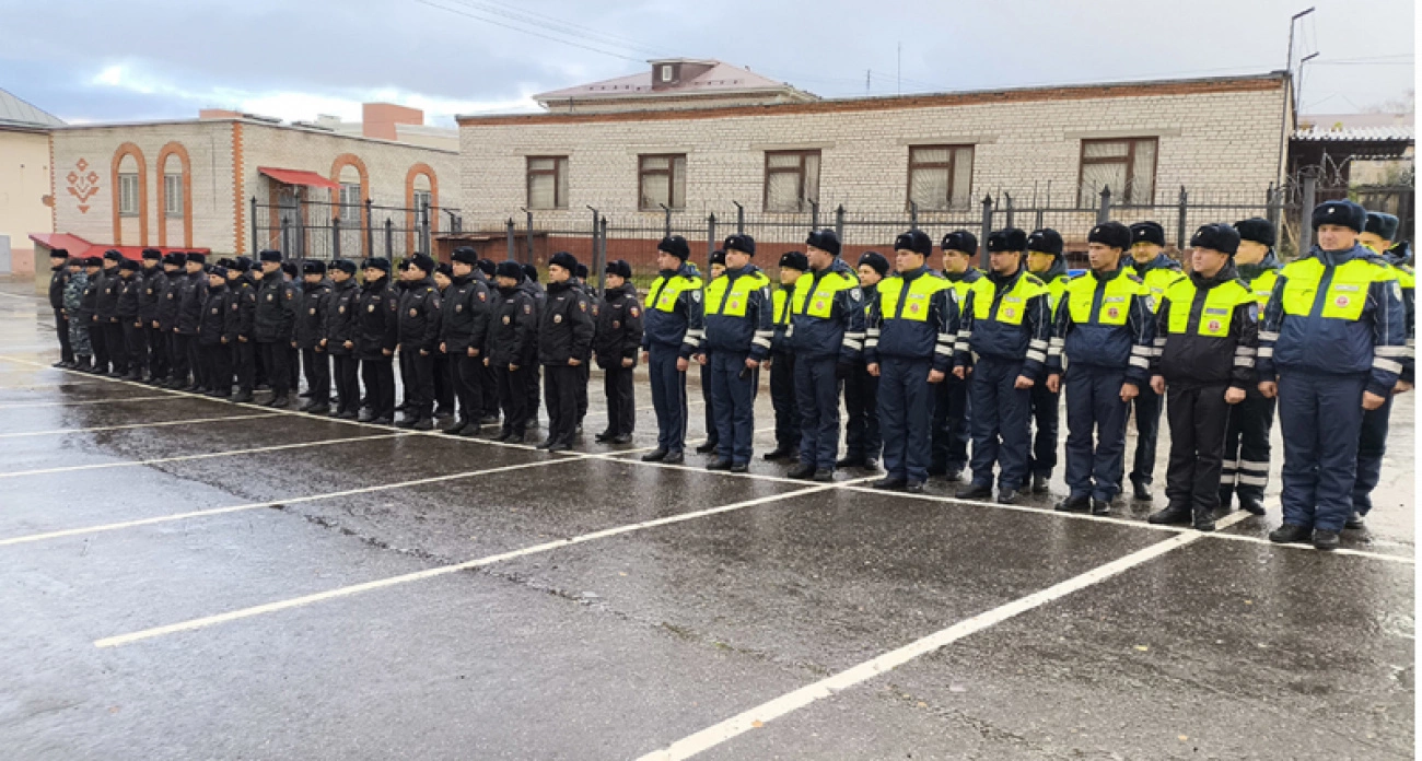 Фото к статье: В Чувашию вернулись полицейские, которые охраняли общественный порядок саммита БРИКС