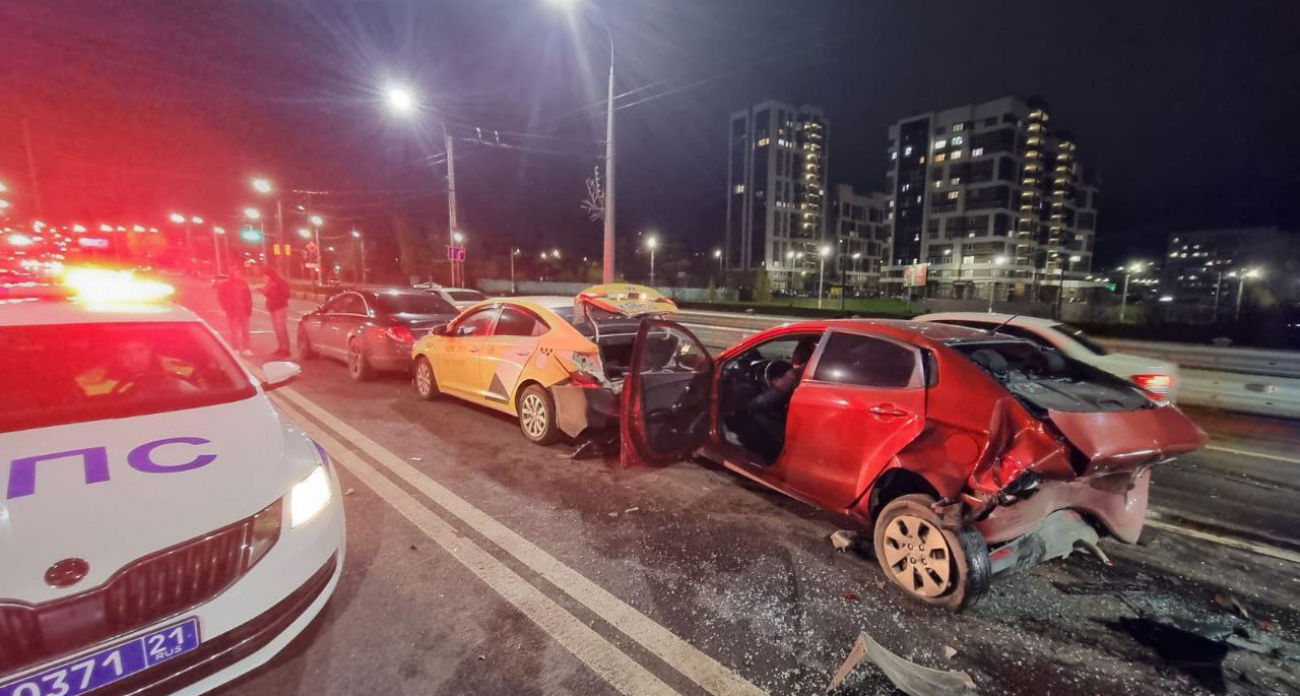 Главные новости Чебоксар 27 октября: ДТП на Октябрьском мосту, авария на трассе Вятка
