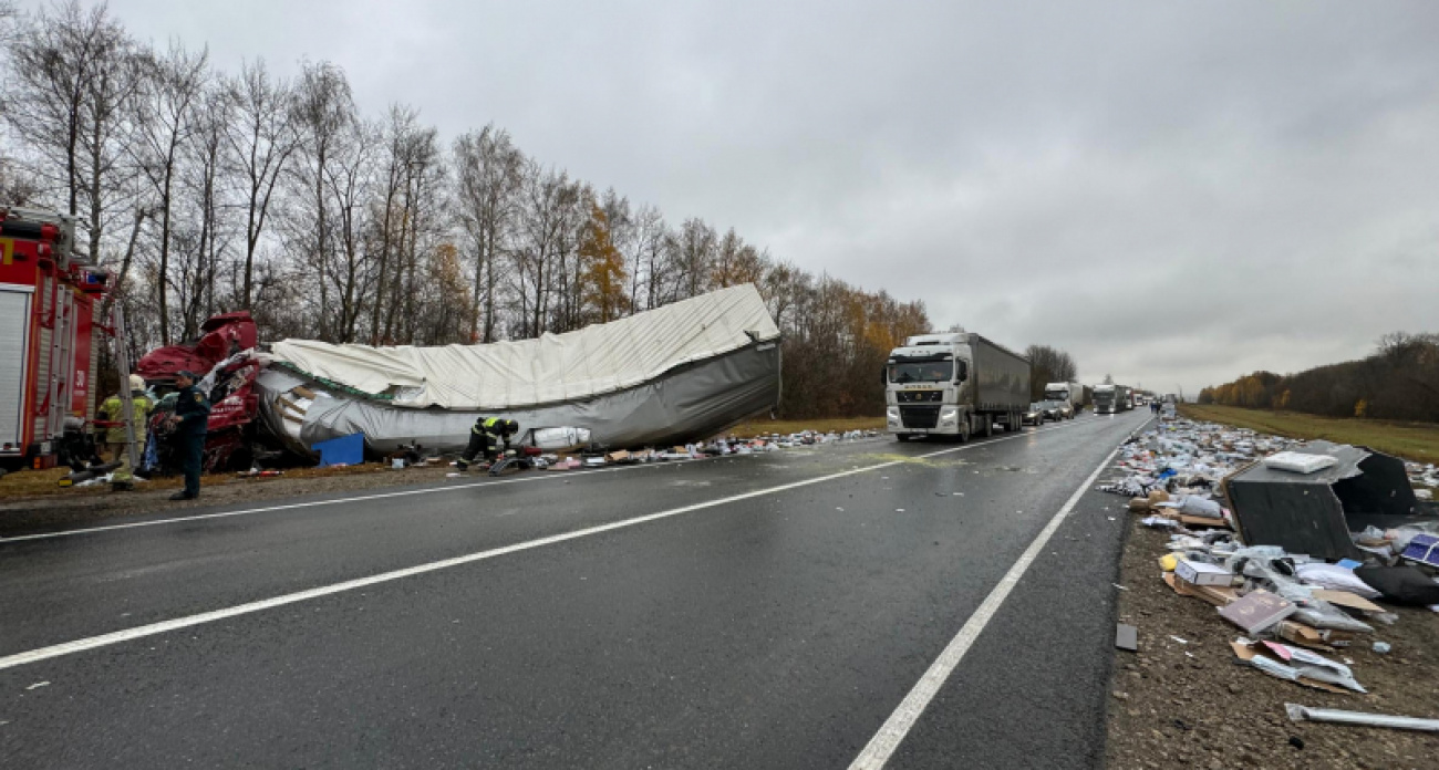 На М-7 в Чувашии произошло смертельное ДТП с участием трех большегрузов