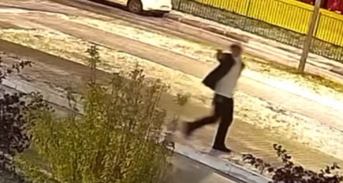 Фото к статье: Неизвестный открыл огонь по детскому центру в Чебоксарах