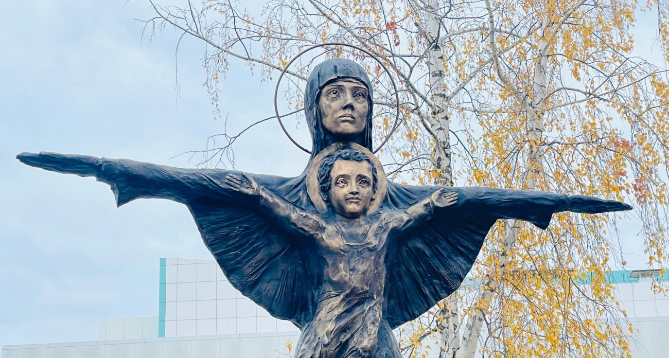 Фото к статье: Главные новости Чебоксар 07 ноября: скульптура для женщин, ДТП с двумя погибшими
