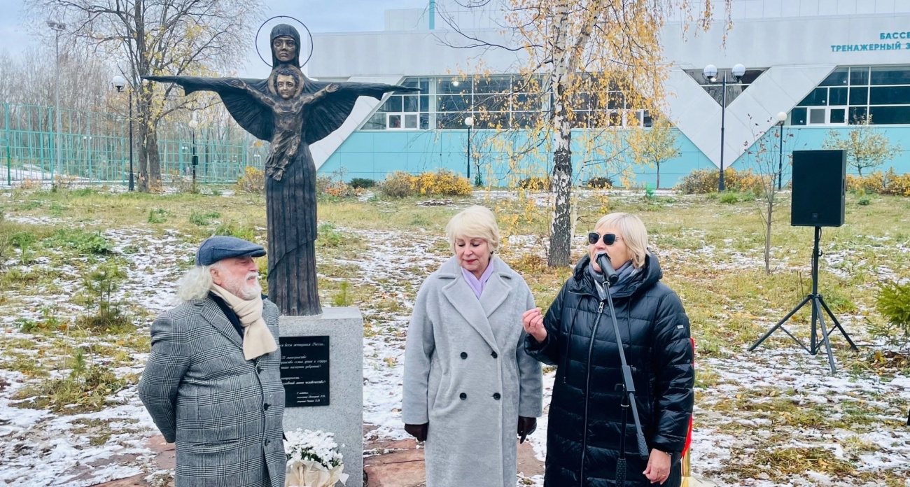 "Богоматерь" есть не только в Чебоксарах: что значит новая скульптура и какими еще работами знаменит ее автор