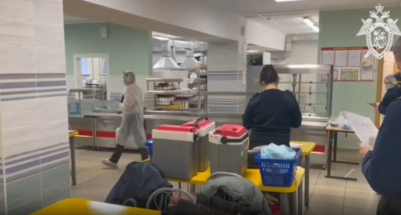 Фото к статье: В школу Новочебоксарска поставлялись продукты без четкого срока годности