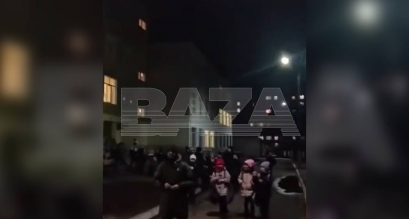 Новоюжный район остался без электричества из-за крановщика